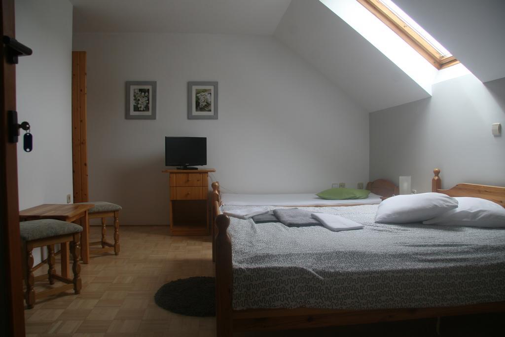 Guest House Kveder Škofja Loka Quarto foto