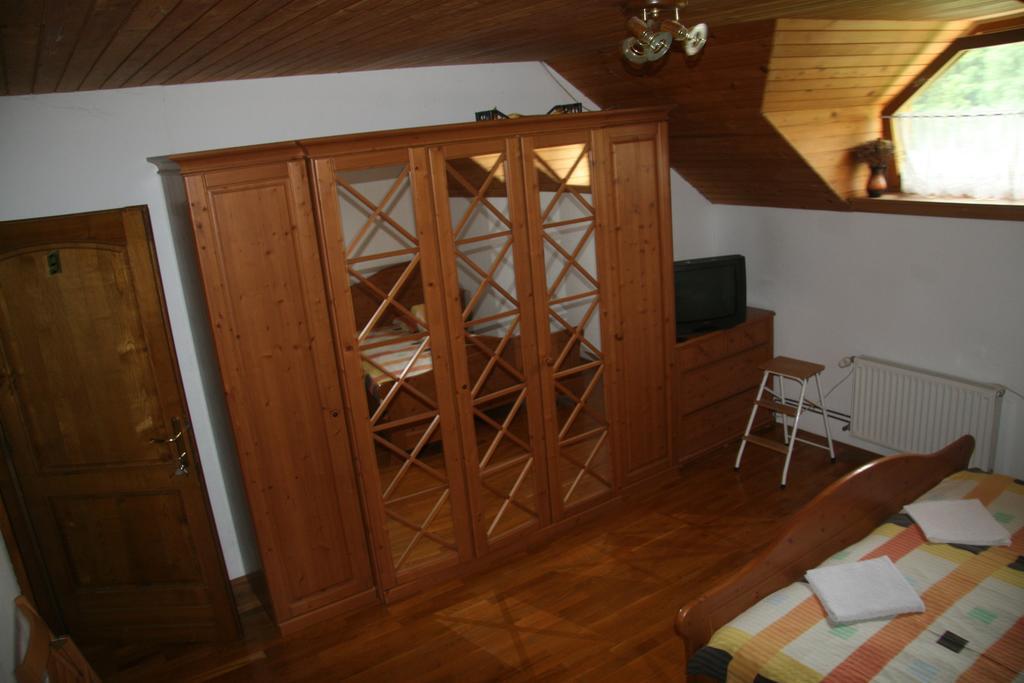 Guest House Kveder Škofja Loka Quarto foto