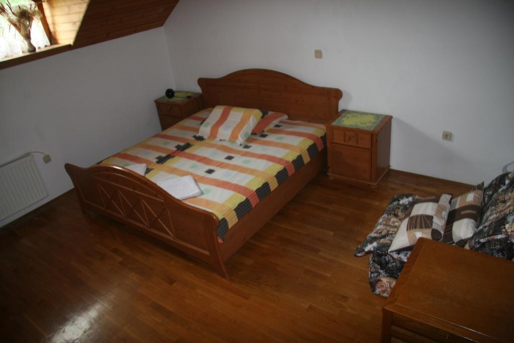 Guest House Kveder Škofja Loka Quarto foto