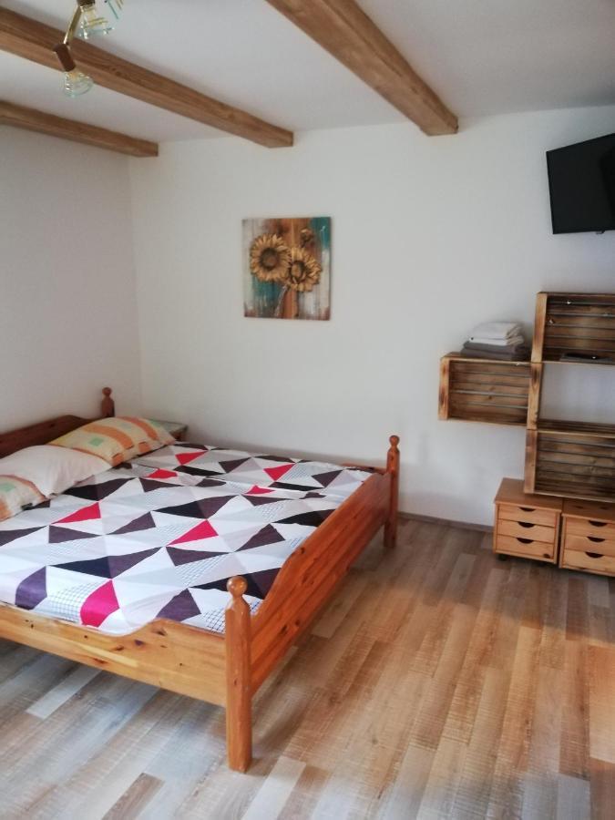 Guest House Kveder Škofja Loka Quarto foto